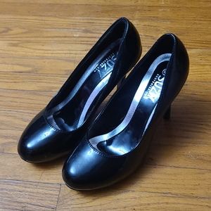 Suzy Shier Size 10 Heels
